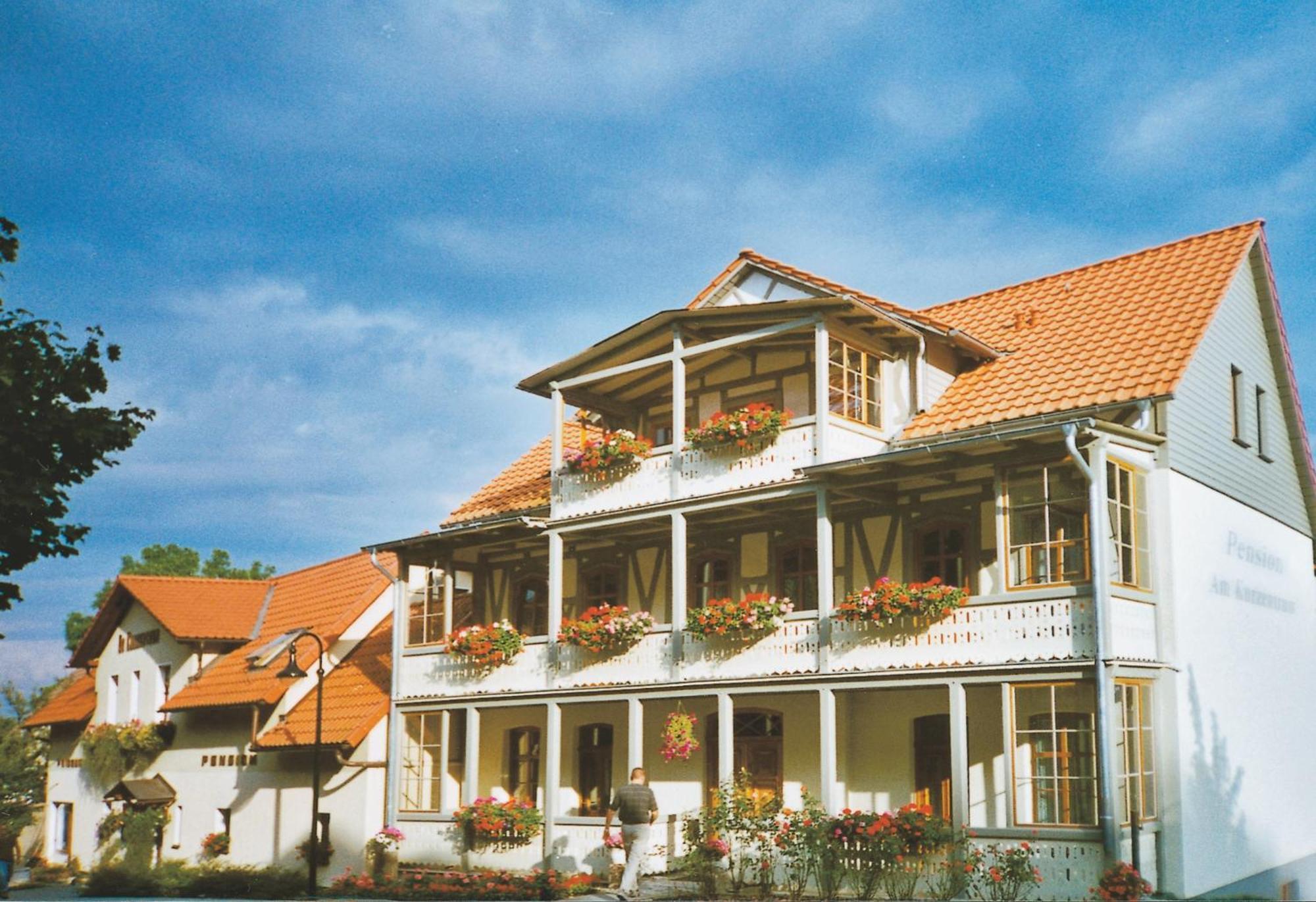 Hotel Pension Am Kurzentrum Bad Suderode Exterior photo